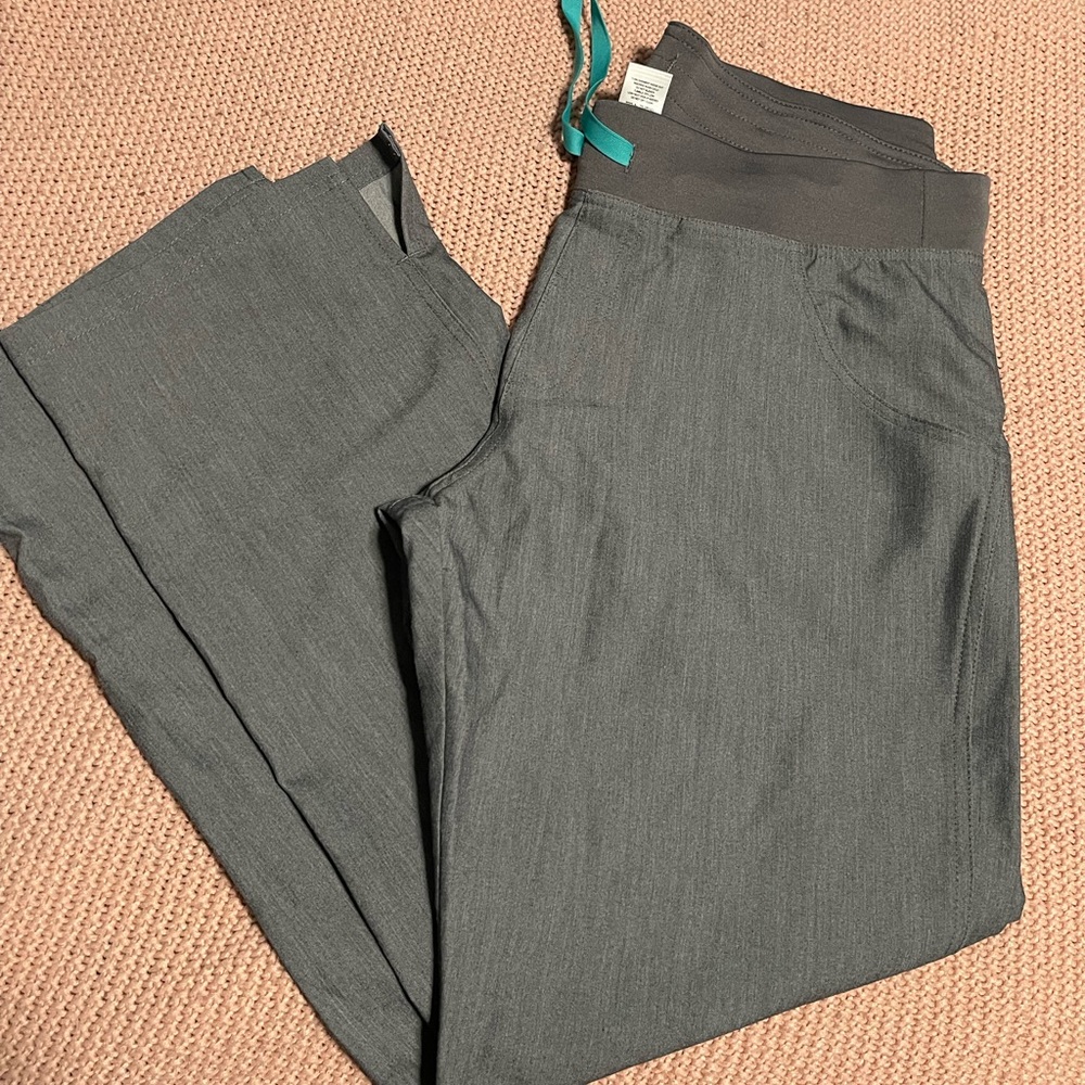 Figs Kade Cargo Scrub Pant